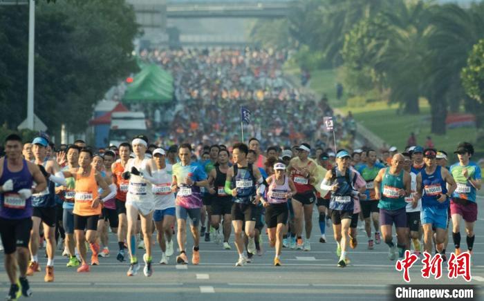 2024莞马在东莞开跑：16个特色跑团吸睛，展现包
