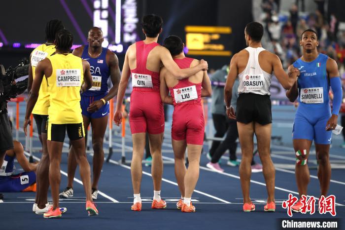 世锦赛南京站男子60米栏决赛刘俊茜摘铜中国跨栏