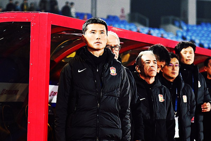 国足战术泄密遭遇开门黑 邵佳一怒斥泄密隐患