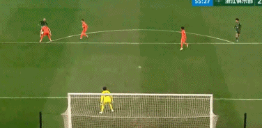 米特里策1分钟独造两球 浙江队逆转青岛海牛