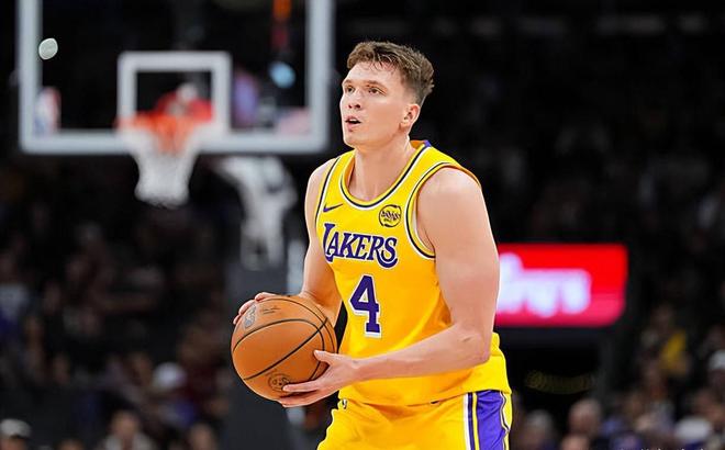 肯纳德绝杀救主！湖人三巨头盛赞其逆境爆发力