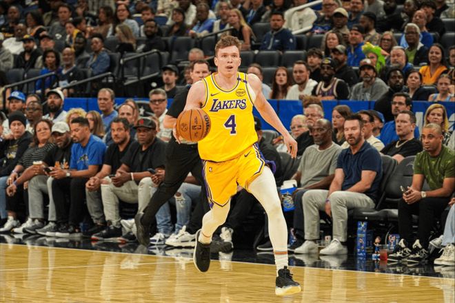 肯纳德绝杀救主！湖人三巨头盛赞其逆境爆发力