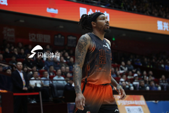 CBA常规赛多场激战落幕，上海领跑积分榜格局生