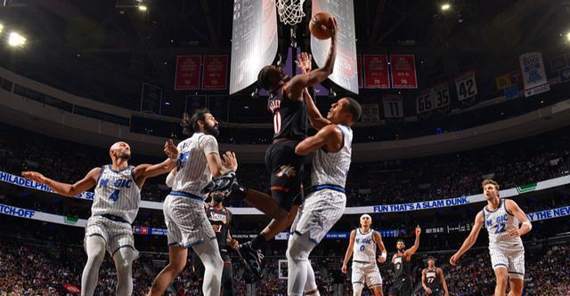 76人险胜魔术晋级季后赛 魔术将迎战黄蜂