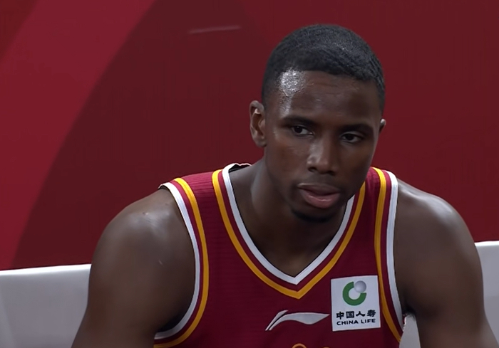 CBA首位外援迪亚洛因技术犯规被停赛，山西队遭